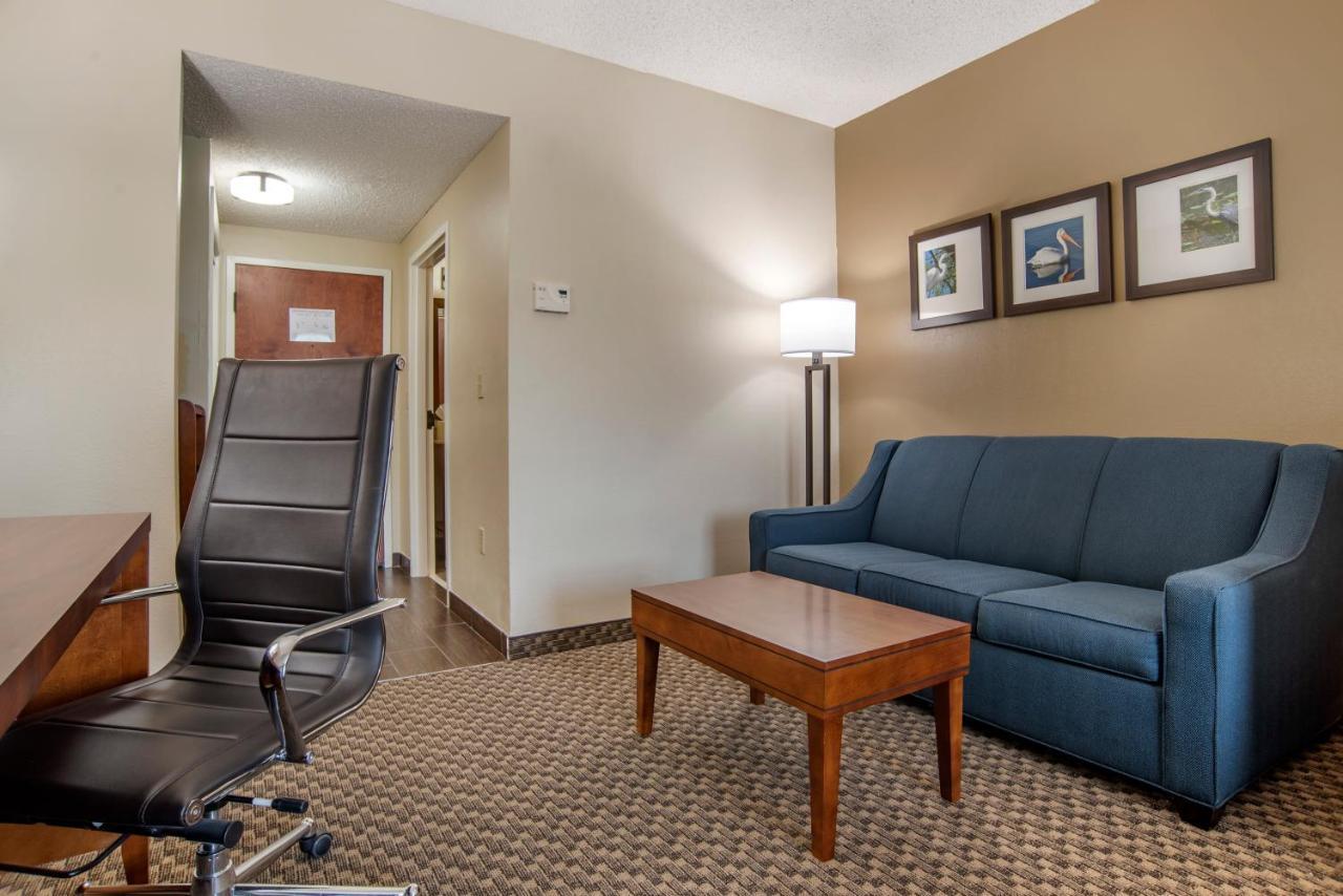 Comfort Suites Tallahassee Capitol - University Area Bagian luar foto