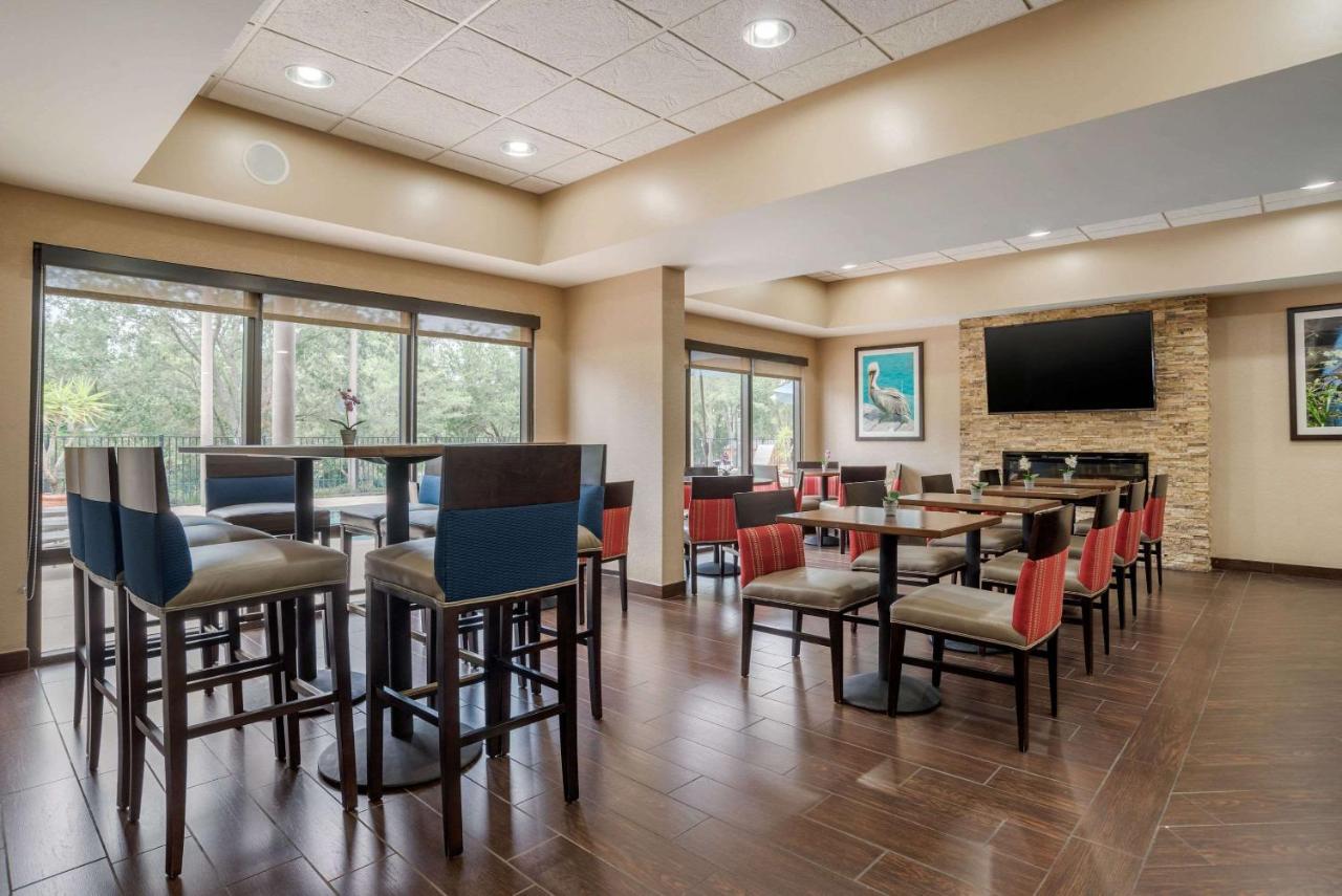 Comfort Suites Tallahassee Capitol - University Area Bagian luar foto